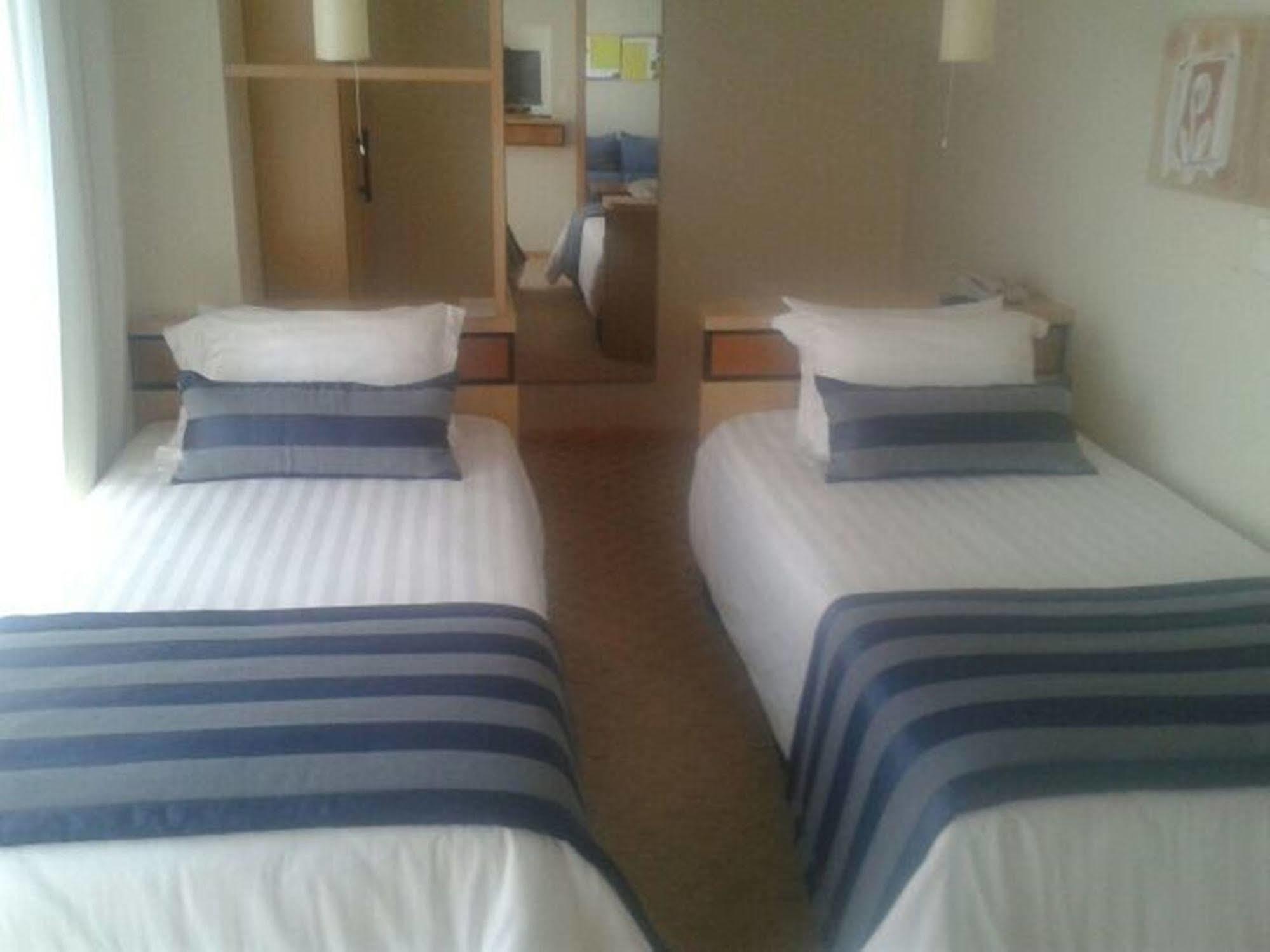 Astron Suites Sao Jose Dos Pinhais By Nobile ภายนอก รูปภาพ
